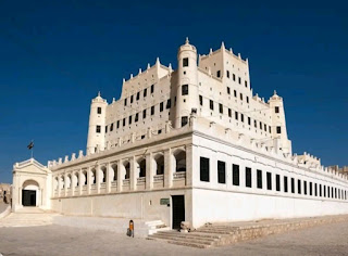 Seiyun Palace – Hadhramaut .. The largest mud brick structures in the world